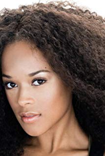 How tall is Serayah McNeill?